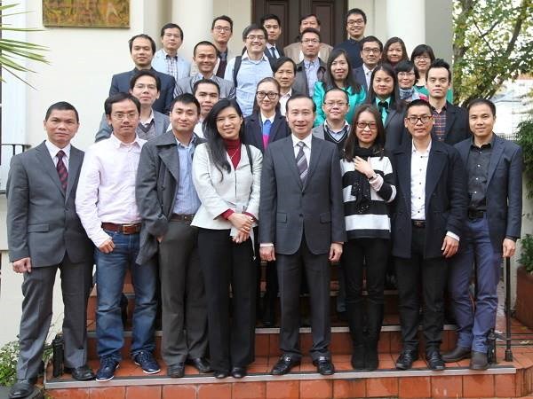 Vietnamese intellectuals in UK wish to contribute to homeland